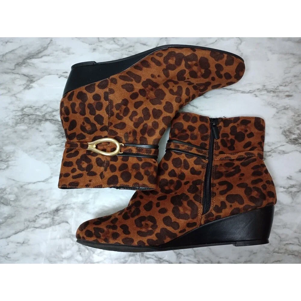 IMPO Leopard Cheetah Print Ankle Boots Gold Color Accent Zipper Size 9M